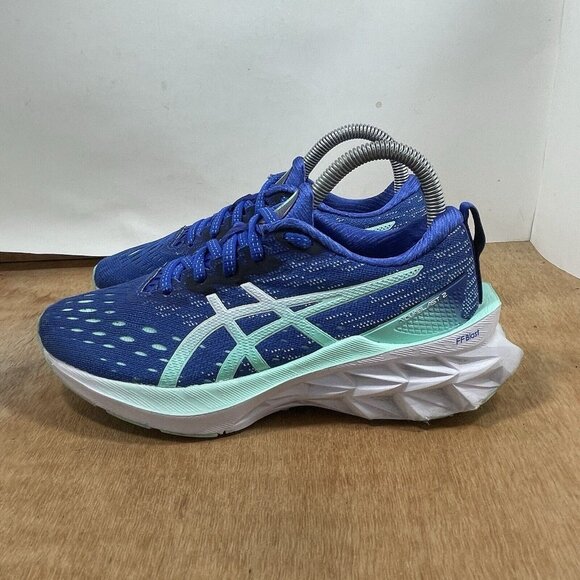 Asics Novablast 2 Women Size 6 Blue 1012B049 Running Shoes Sneakers - Picture 3 of 16